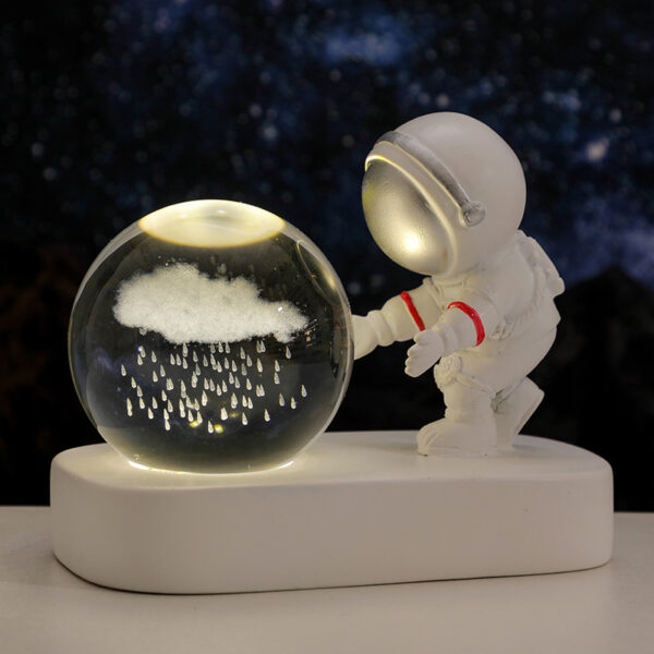 ⁦Glowing Planetary Galaxy Astronaut Crystal Ball Night Lights USB Power Warm Bedside Light Brithday Gift Night Lamp⁩ - الصورة ⁦5⁩