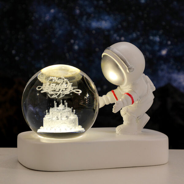 ⁦Glowing Planetary Galaxy Astronaut Crystal Ball Night Lights USB Power Warm Bedside Light Brithday Gift Night Lamp⁩ - الصورة ⁦3⁩