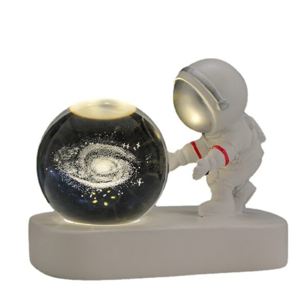 ⁦Glowing Planetary Galaxy Astronaut Crystal Ball Night Lights USB Power Warm Bedside Light Brithday Gift Night Lamp⁩ - الصورة ⁦6⁩