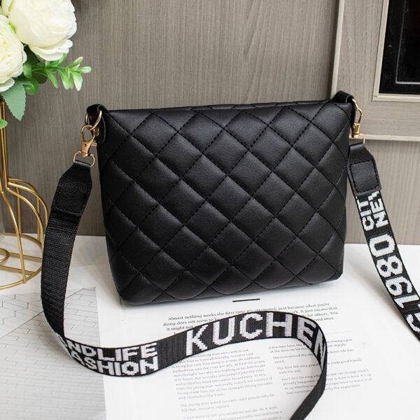 ⁦Small Messenger Bag For Women Trend Lingge Embroidery Female Shoulder Bags Fashion Chain Ladies Crossbody Purse⁩ - الصورة ⁦3⁩