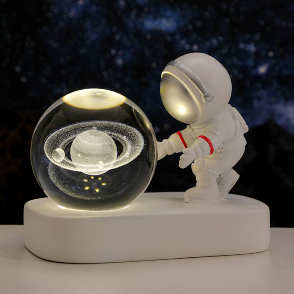 ⁦Glowing Planetary Galaxy Astronaut Crystal Ball Night Lights USB Power Warm Bedside Light Brithday Gift Night Lamp⁩ - الصورة ⁦4⁩