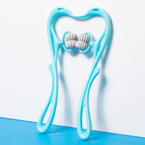 ⁦Multifunctional Manual Six-wheel Neck Massager Massage Relieve Roller Massage Tool⁩ - الصورة ⁦2⁩
