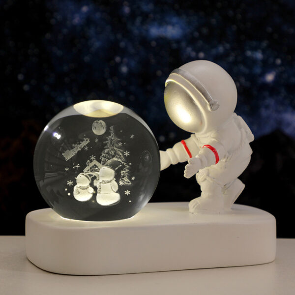 ⁦Glowing Planetary Galaxy Astronaut Crystal Ball Night Lights USB Power Warm Bedside Light Brithday Gift Night Lamp⁩ - الصورة ⁦7⁩