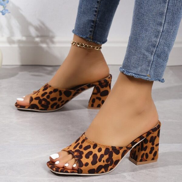 ⁦Leopard Square Toe Sandals Summer High-heeled Slippers Chunky Heel Shoes For Women⁩ - الصورة ⁦8⁩